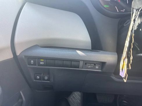 Used 2021 Toyota Sienna XLE FWD image 13