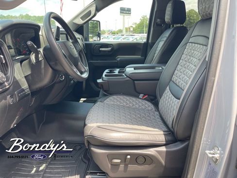 Used 2025 Chevrolet Silverado 2500 Custom w/ Custom Value Package AWD/4WD image 10