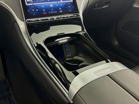 Certified 2024 Mercedes-Benz GLC 300 image 6