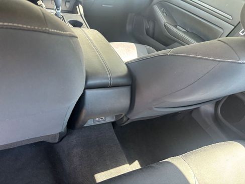 Used 2025 Nissan Altima 2.5 SV FWD image 23