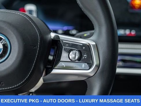 Used 2023 BMW i7 xDrive60 w/ Executive Package 2 AWD/4WD image 29
