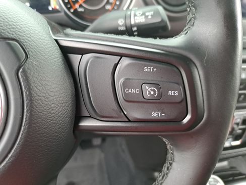 Used 2022 Jeep Gladiator Overland AWD/4WD image 16