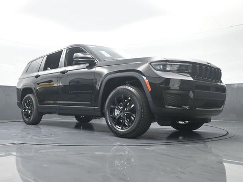 New 2025 Jeep Grand Cherokee L Altitude image 57