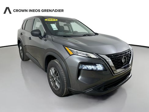 Used 2021 Nissan Rogue S FWD image 3