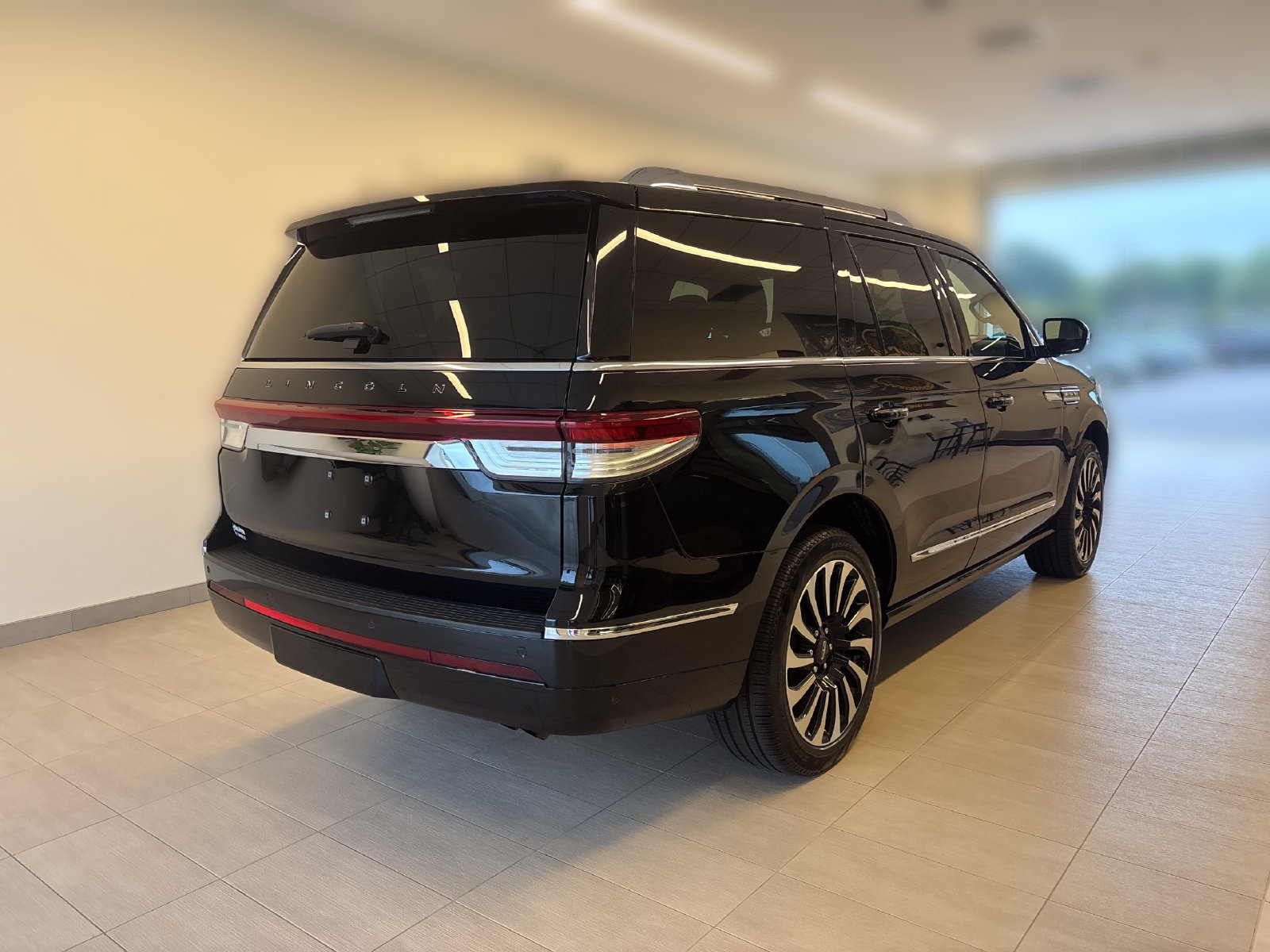 Certified 2024 Lincoln Navigator Black Label AWD/4WD image 2