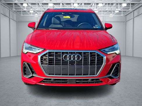 Used 2025 Audi Q3 2.0T Premium AWD/4WD image 2
