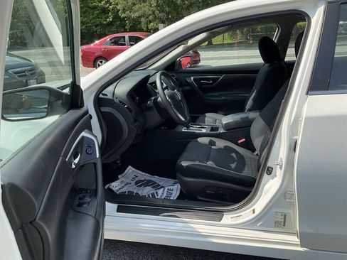 Used 2016 Nissan Altima 2.5 S w/ Power Driver Seat Package FWD image 15