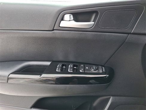 Certified 2020 Kia Sportage EX image 11
