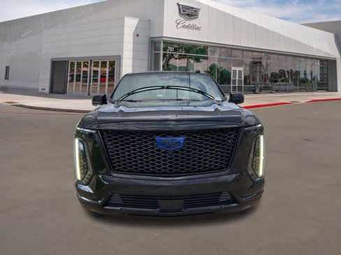 Certified 2026 Cadillac Escalade Platinum Sport w/ LPO, Floor Liner Package AWD/4WD image 2