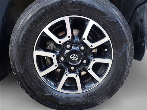 Used 2019 Toyota Tundra SR5 w/ SR5 Upgrade Package AWD/4WD image 7