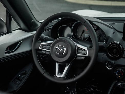 New 2025 MAZDA MX-5 Miata RF Club image 13