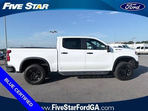 Used 2023 Chevrolet Silverado 1500 ZR2 w/ Technology Package AWD/4WD image 2