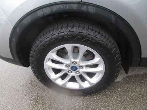 Used 2022 Ford Escape SE w/ Cold Weather Package image 8