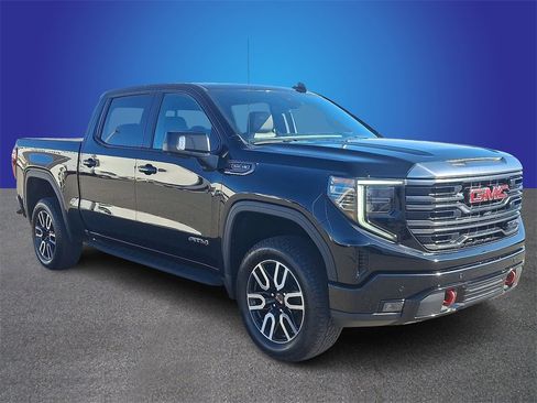 Used 2022 GMC Sierra 1500 AT4 w/ AT4 Premium Package image 3