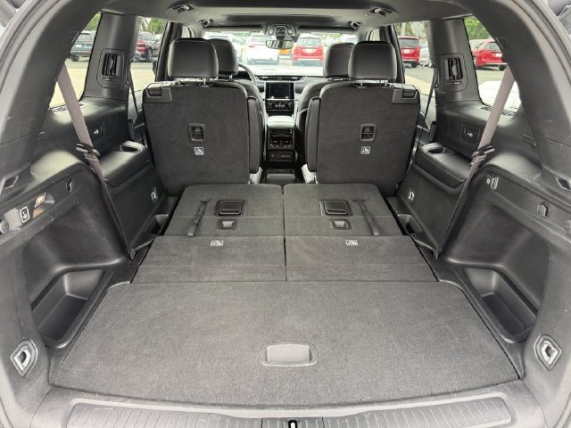 Used 2023 Jeep Grand Cherokee L Laredo AWD/4WD image 16