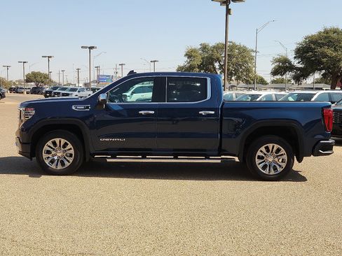 Used 2023 GMC Sierra 1500 Denali AWD/4WD image 2