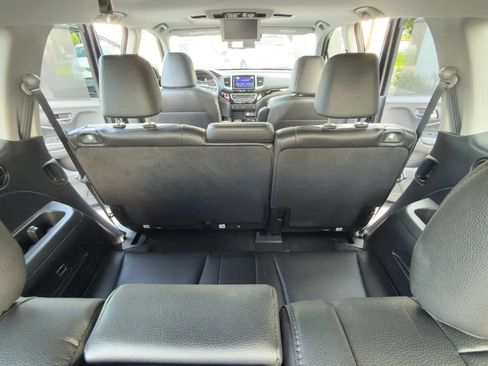 Used 2016 Honda Pilot Touring image 14