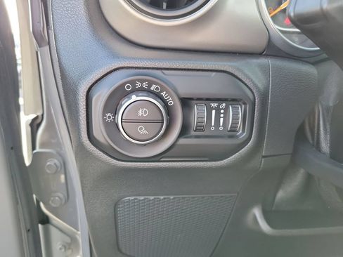 Used 2021 Jeep Gladiator Sport AWD/4WD image 17