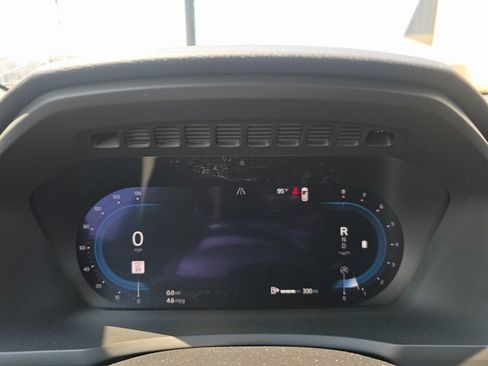 Used 2023 Volvo XC90 B6 Plus image 23