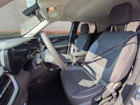Used 2025 Chevrolet TrailBlazer LT AWD/4WD image 24