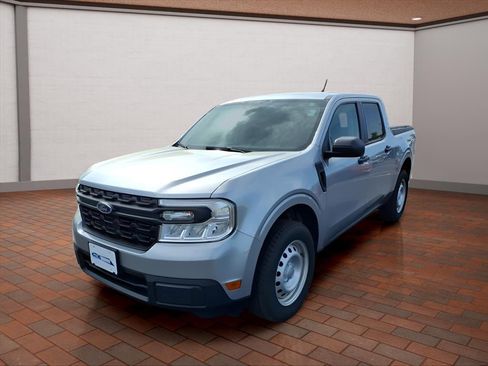 Used 2022 Ford Maverick XL image 4