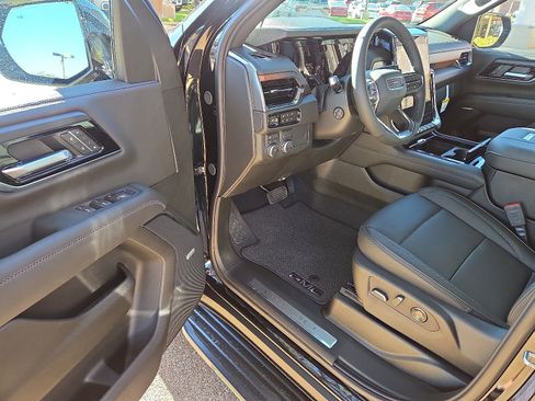 New 2026 GMC Yukon XL Denali image 10