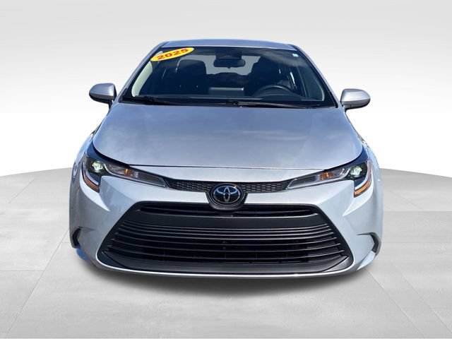 Used 2025 Toyota Corolla LE FWD image 2
