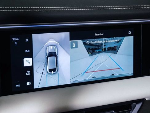 Certified 2025 Porsche Macan 4S Electric AWD/4WD image 23