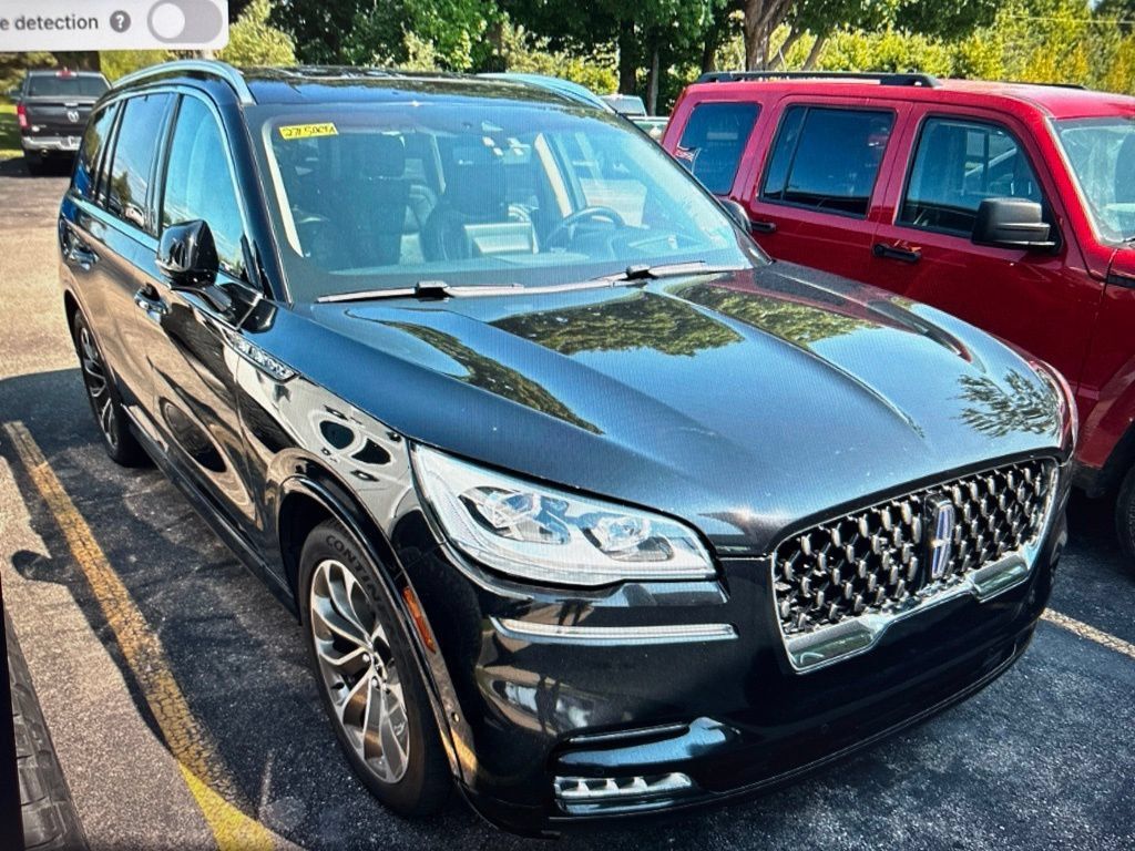 Used 2021 Lincoln Aviator Grand Touring w/ Equipment Group 302A AWD/4WD image 2