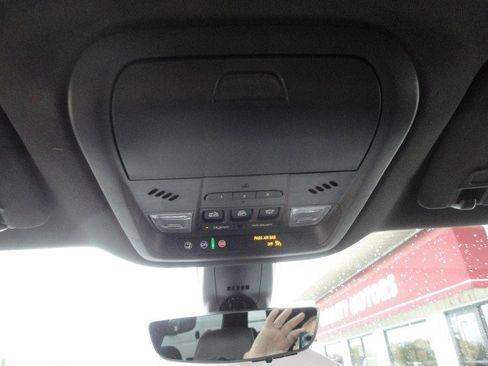 Used 2024 Buick Enclave Avenir w/ Avenir Technology Package image 8