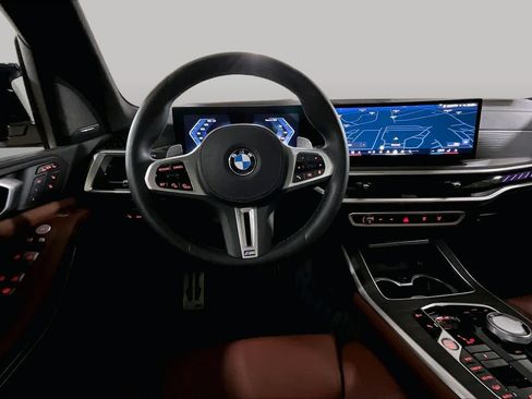 Used 2025 BMW X7 M60i AWD/4WD image 5