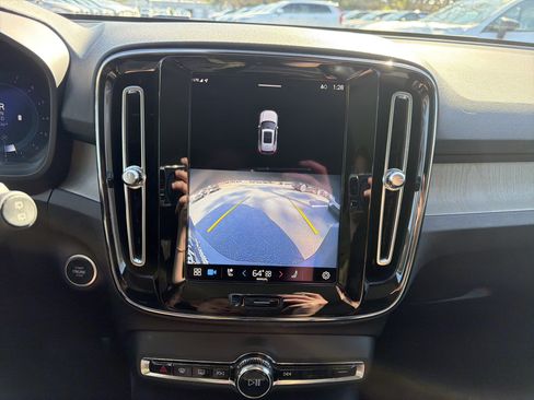 Certified 2023 Volvo XC40 B4 Plus w/ Driver Assist Package image 25