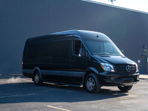 Used 2014 Mercedes-Benz Sprinter 2500 image 7
