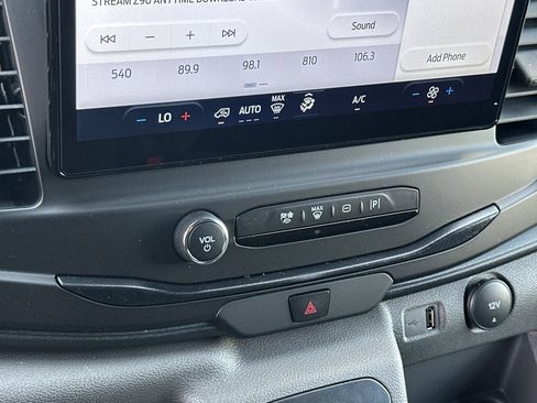 New 2026 Ford E-Transit Base image 16