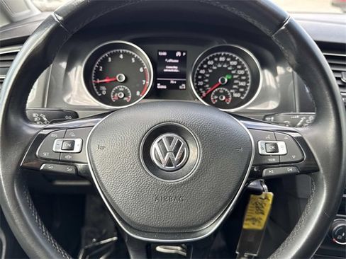 Used 2019 Volkswagen Golf S image 16