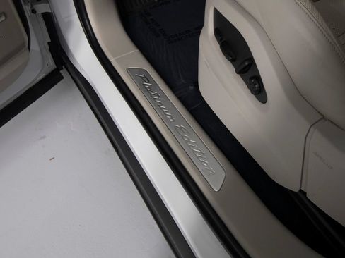 Certified 2023 Porsche Cayenne S Platinum AWD/4WD image 19