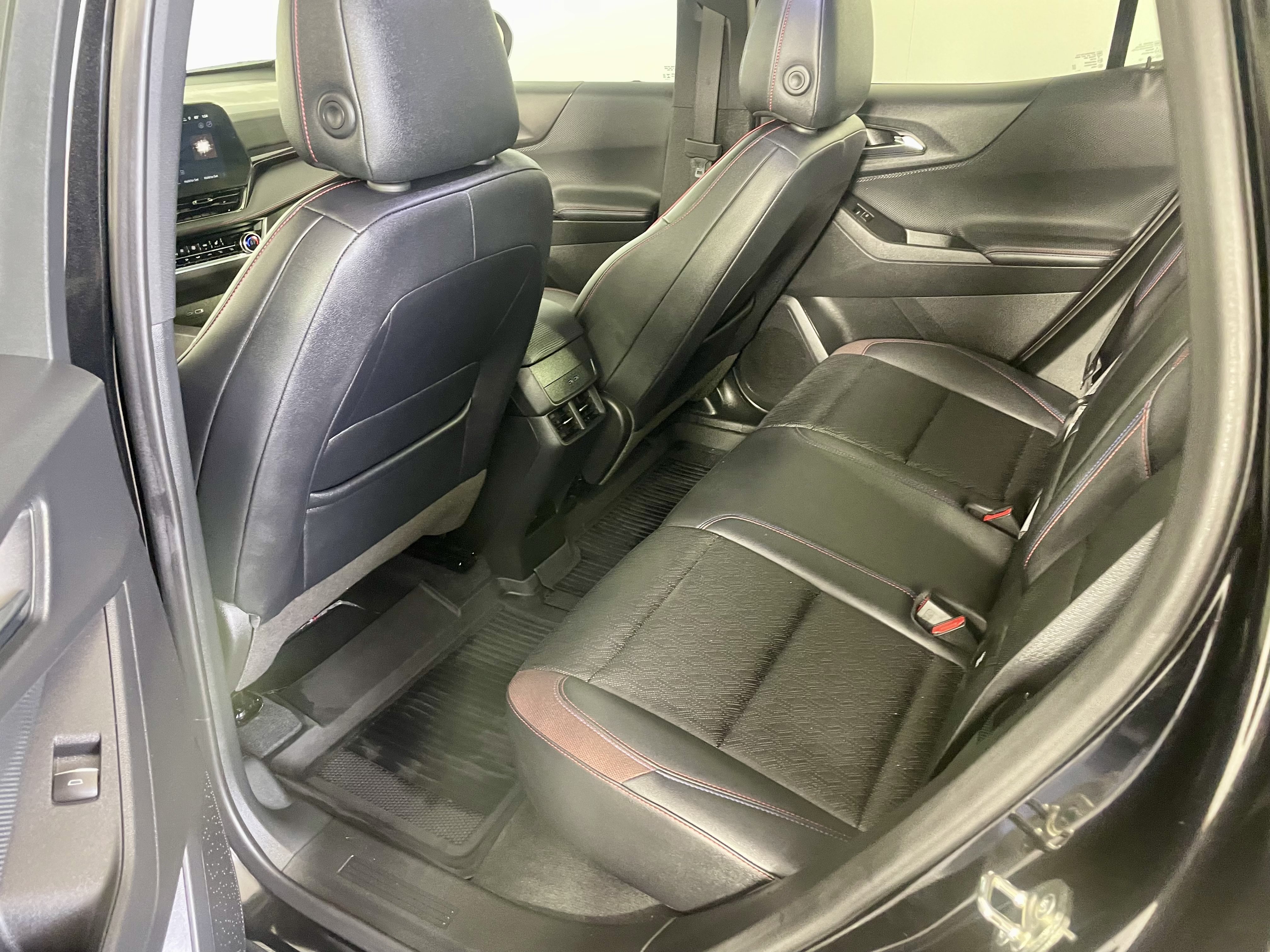 Used 2026 Chevrolet Equinox RS FWD image 10