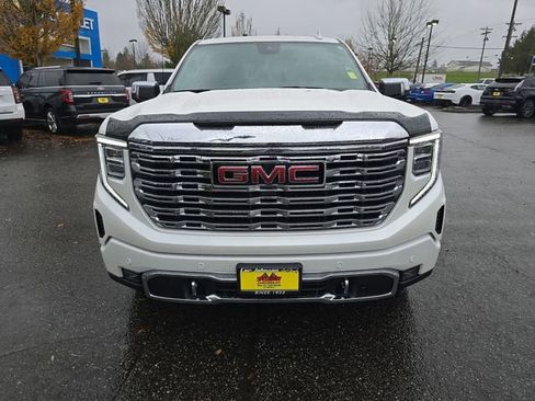 Certified 2025 GMC Sierra 1500 Denali image 9