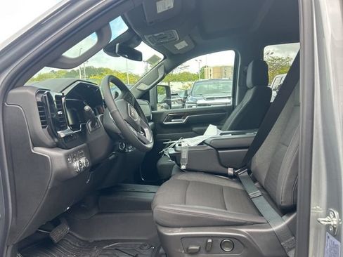 New 2026 GMC Sierra 2500 SLE w/ SLE Value Package; AWD/4WD image 13