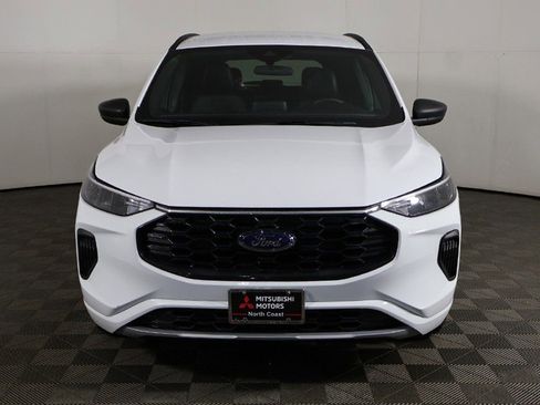 Used 2023 Ford Escape ST-Line FWD image 9