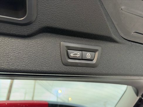 Used 2016 BMW X5 xDrive40e image 12