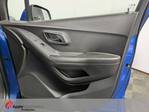 Used 2016 Chevrolet Trax LT w/ LT Convenience Package AWD/4WD image 35