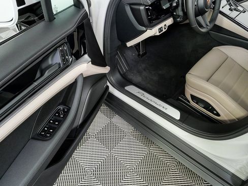 New 2026 Porsche Panamera RWD image 8