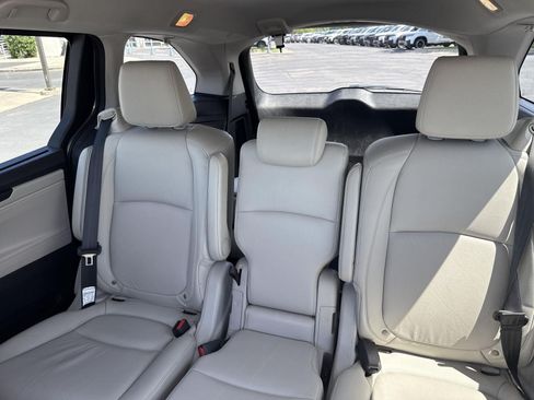 Certified 2025 Honda Odyssey EX-L image 19