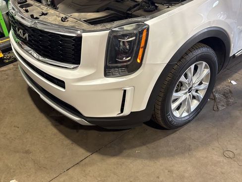 Used 2022 Kia Telluride LX FWD image 12