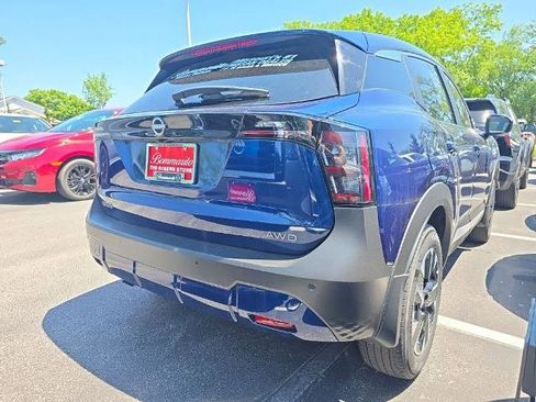 Certified 2025 Nissan Kicks SV AWD/4WD image 5