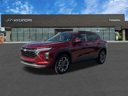 Used 2025 Chevrolet Trax LT w/ Driver Confidence Package