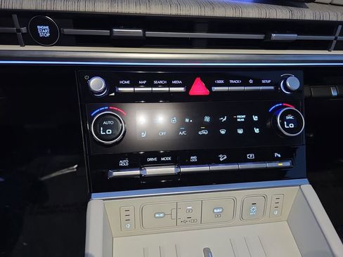 New 2025 Hyundai Santa Fe Calligraphy image 31