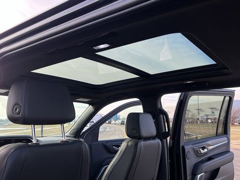 Used 2023 GMC Yukon XL Denali image 37