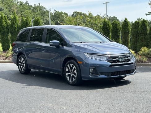 Used 2025 Honda Odyssey EX-L image 2